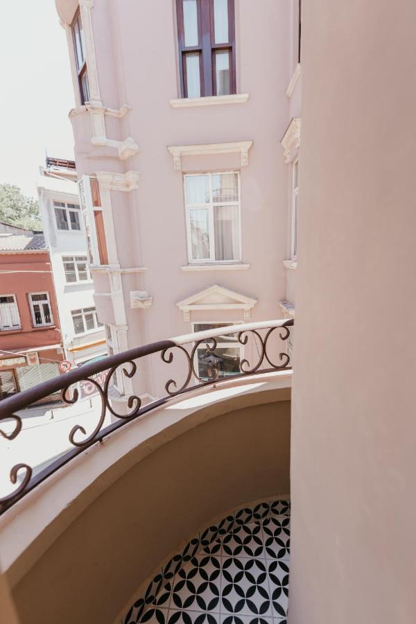 Galadoo Suites Istanbul Exterior photo
